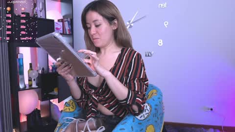 Snapshot of nickywindsor chatting on December 2024 03:48:02 PM Nicky online show from December 2024 03:48:02 PM