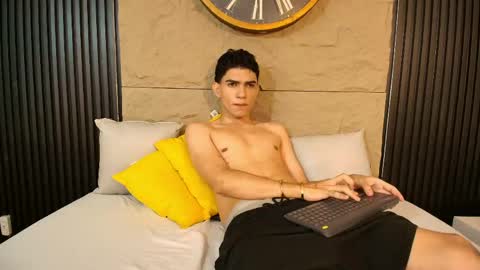 nico_monroet online show from April 2026 09:49:02 PM