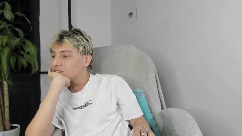 Snapshot of nico_nico_xd chatting on October 2025 05:30:01 AM Nico online show from October 2025 05:30:01 AM