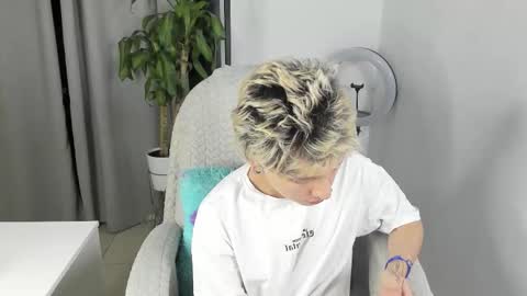 Snapshot of nico_nico_xd chatting on October 2025 11:37:01 PM Nico online show from October 2025 11:37:01 PM