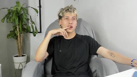 Snapshot of nico_nico_xd chatting on October 2025 02:32:02 PM Nico online show from October 2025 02:32:02 PM