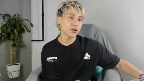 Snapshot of nico_nico_xd chatting on October 2025 03:14:02 PM Nico online show from October 2025 03:14:02 PM