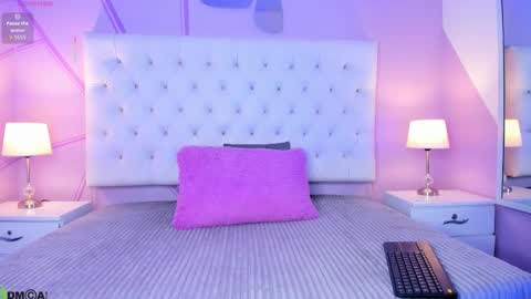 Nicol  online show from February 2026 06:37:02 PM