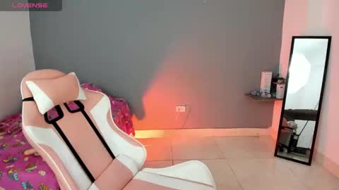 Nicol sanchez online show from December 2024 08:56:01 AM