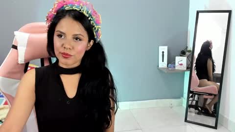 Nicol sanchez online show from January 2025 01:48:02 AM