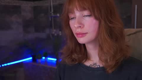 Nicol Moonn online show from November 2025 08:28:01 AM