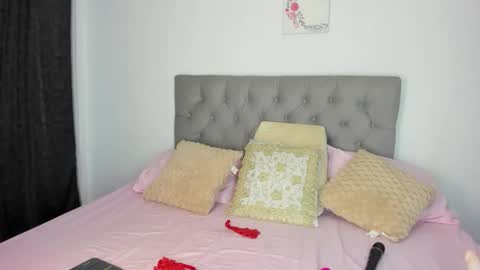 Nicol online show from September 2025 01:10:01 AM