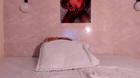 Nicol Villa online show from February 2025 12:25:02 PM