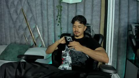 Nicolai online show from April 2026 06:10:01 PM