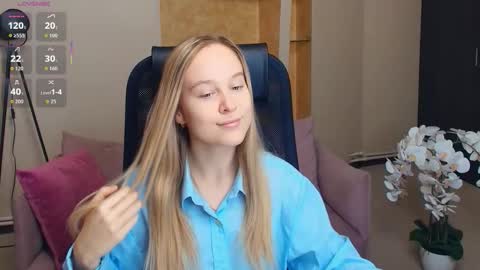 Nicoletta online show from December 2025 07:21:02 PM