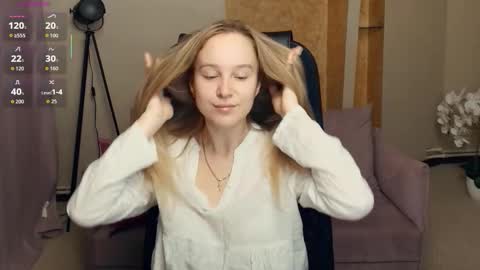 Nicoletta online show from December 2025 06:58:01 PM