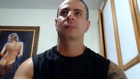 Nicolay online show from October 2025 07:35:02 PM