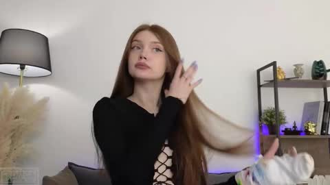 Nicole online show from September 2025 07:08:02 PM