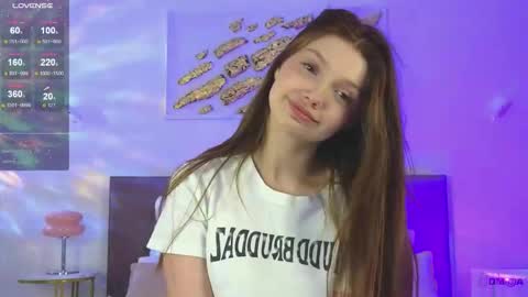 Nicole online show from November 2025 09:39:01 PM