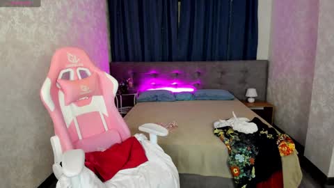 GMT7TueWedThSu 0300am-0900am. Sa 1000am-0400pm online show from February 2025 08:25:02 PM