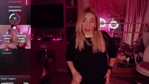 Nicole online show from October 2025 11:25:01 PM