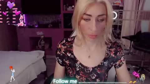Snapshot of nicole_g0ld_ chatting on July 2026 08:12:02 PM Nicole online show from July 2026 08:12:02 PM