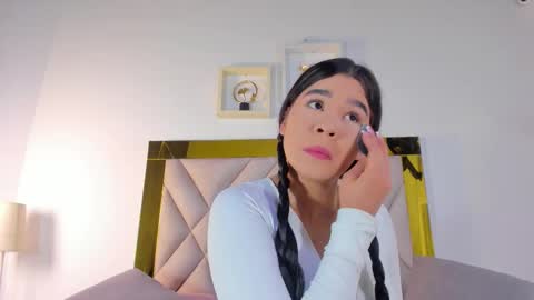 nicole_grace0 online show from September 2025 12:06:01 PM