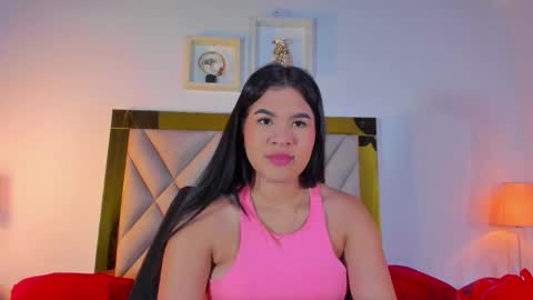 nicole_grace0 online show from October 2025 12:01:02 PM