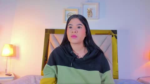 nicole_grace0 online show from October 2025 12:02:02 PM