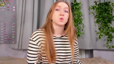 Nicole Grifin online show from December 2024 01:17:01 PM