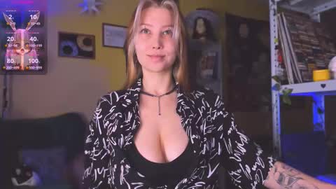 Nicole online show from October 2025 12:19:01 AM