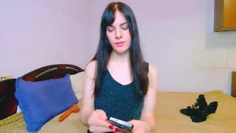 Nicole online show from September 2025 05:21:01 AM