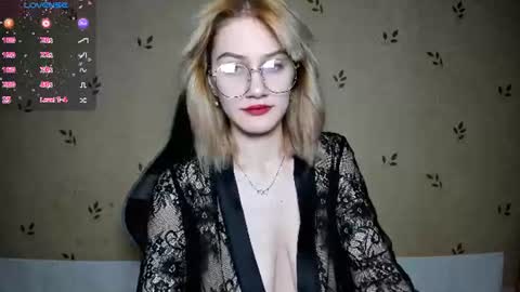 Snapshot of nicoledaviss_ chatting on July 2026 07:21:01 PM NicoleDavis online show from July 2026 07:21:01 PM