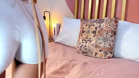 N i c o l e  online show from November 2025 07:48:02 PM