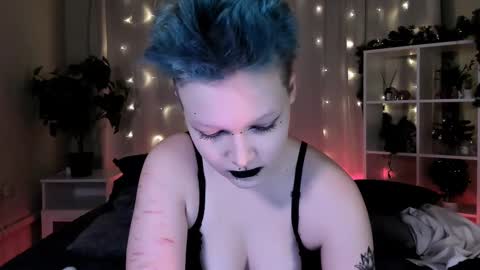 Snapshot of nicolefloret chatting on December 2024 05:54:02 PM Nicole online show from December 2024 05:54:02 PM