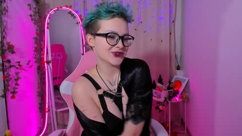 Snapshot of nicolefloret chatting on January 2025 09:16:01 PM Nicole online show from January 2025 09:16:01 PM