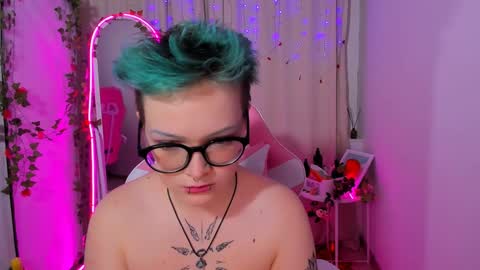 Snapshot of nicolefloret chatting on February 2025 12:18:01 AM Nicole online show from February 2025 12:18:01 AM