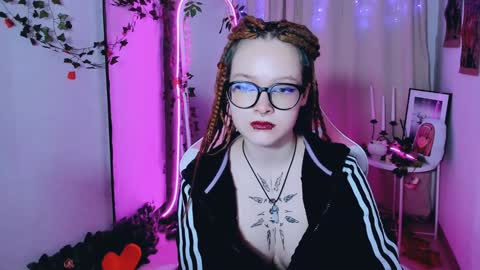 Snapshot of nicolefloret chatting on February 2025 12:43:02 AM Nicole online show from February 2025 12:43:02 AM