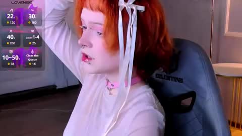 Nicole online show from September 2025 08:43:02 PM