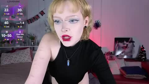 Nicole online show from October 2025 08:13:02 PM