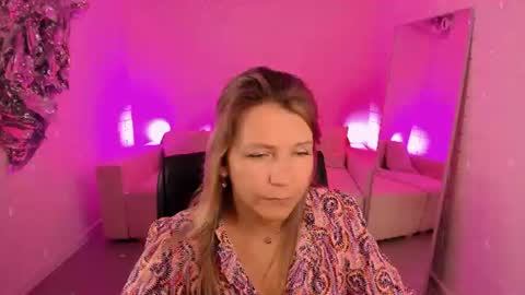 nicolehits online show from June 2026 01:00:02 PM