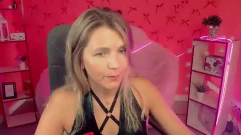 nicolehits online show from July 2026 07:39:01 PM