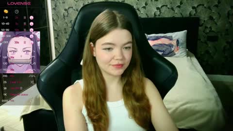 NicoleMeew online show from April 2026 06:27:02 PM
