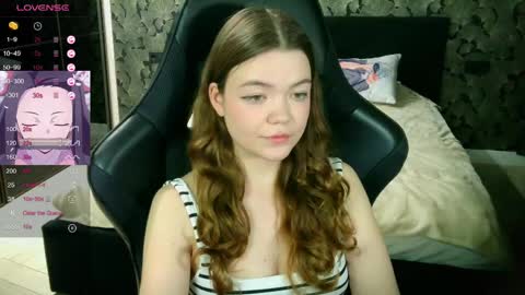 NicoleMeew online show from May 2026 07:56:01 PM