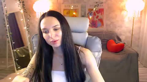 Nicole online show from June 2026 05:04:01 PM