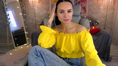 Nicole online show from June 2026 04:17:02 PM