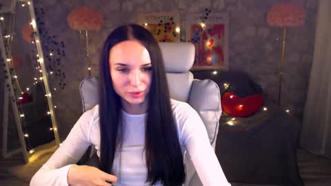Nicole online show from June 2026 05:25:01 PM