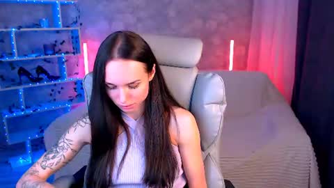 Nicole online show from July 2026 05:37:02 PM