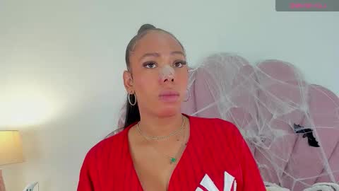 NICOLE online show from October 2025 12:39:02 PM