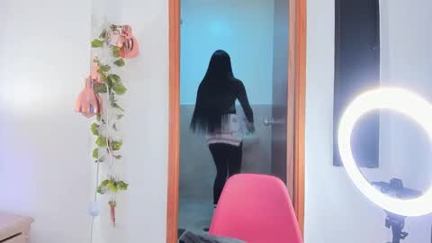 NICOLE online show from December 2025 12:54:01 PM