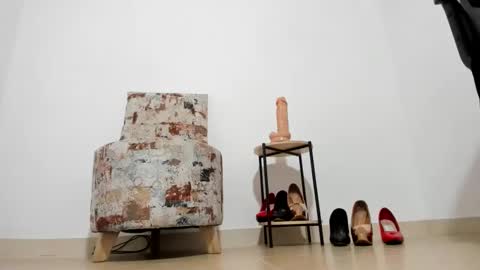 Nicolett online show from February 2026 04:10:02 PM