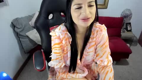 Snapshot of nicolettcolin chatting on December 2024 11:38:02 PM Nicolettcolin online show from December 2024 11:38:02 PM