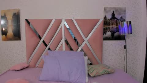 nicoll_89 online show from June 2026 01:27:01 PM