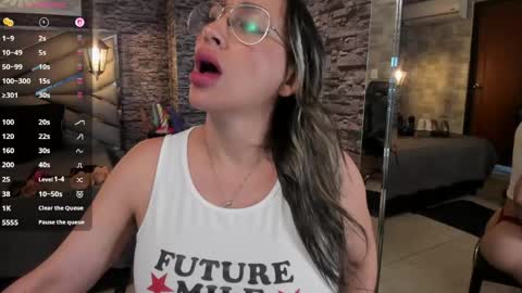 Nicolle online show from June 2026 08:26:01 PM
