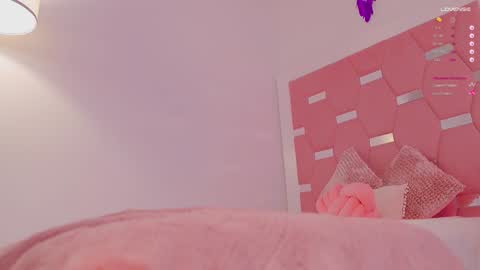 Snapshot of nicolle_mitchelle chatting on January 2025 03:23:02 PM NEW instagram nicollemitchelle online show from January 2025 03:23:02 PM